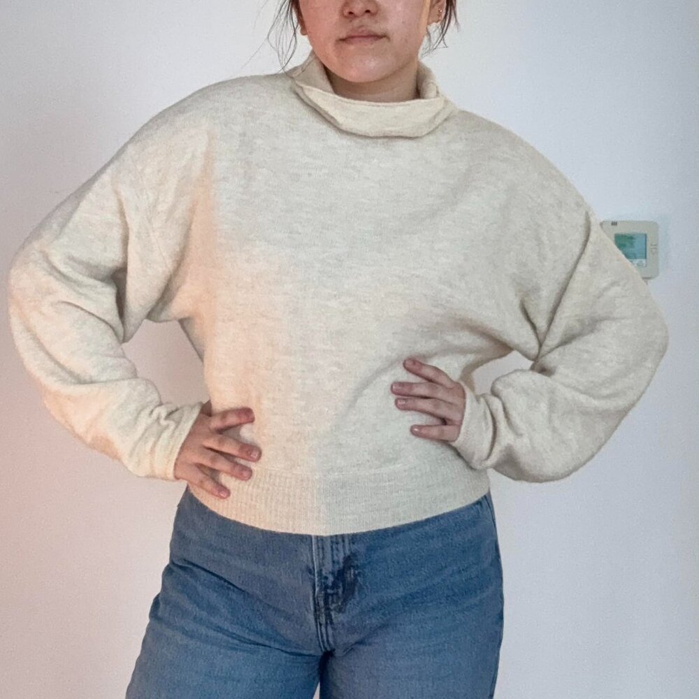 ARITZIA wilfred - White Wool-blend Mock neck Sweater (Size M)
